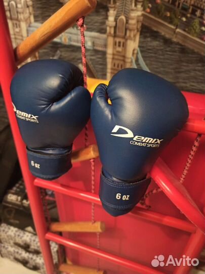 Боксерские перчатки demix 6 oz