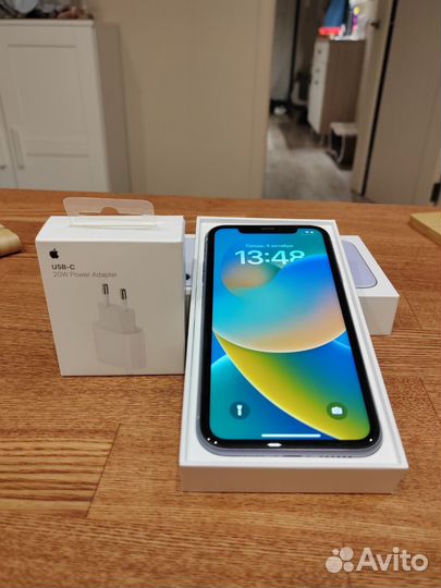 iPhone 11, 64 ГБ