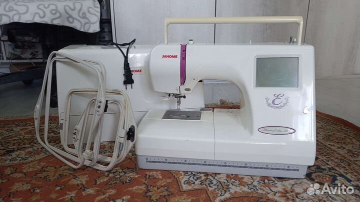 Швейная машина Janome Mamory Craft 350e бу