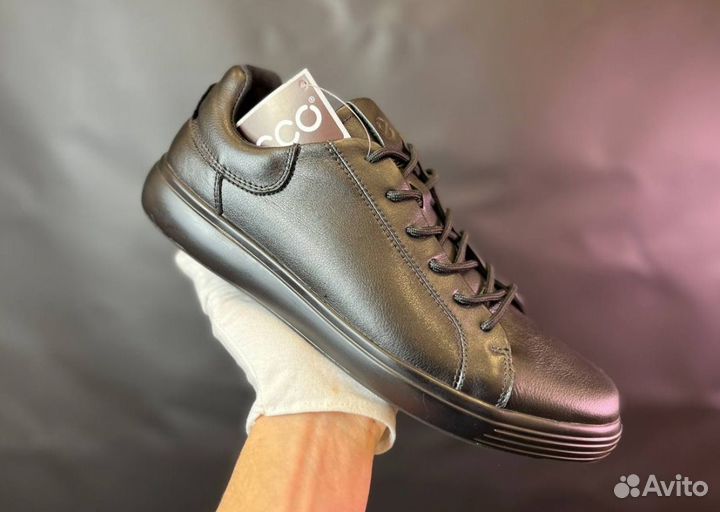 Кроссовки Ecco легкие