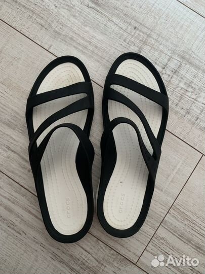 Женские шлепанцы crocs 39