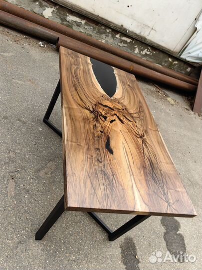 Кухонный стол