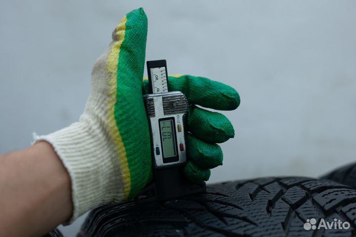 Nokian Tyres Hakkapeliitta R3 SUV 245/45 R18 100T