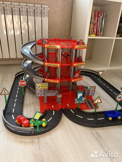 Парковка для машинок Wader 4-уровневый с дорогой