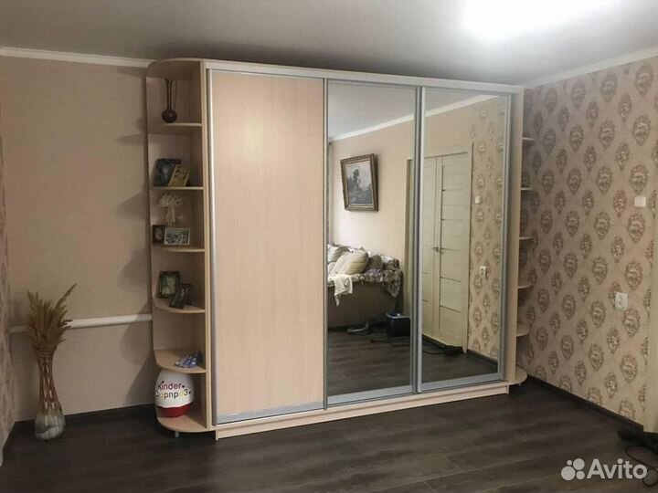Шкаф купе с зеркалом