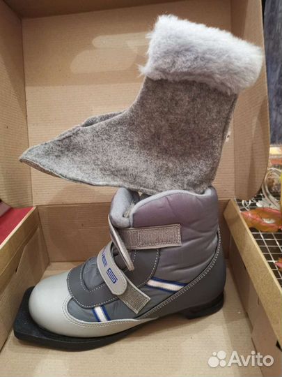 Лыжные ботинки классические