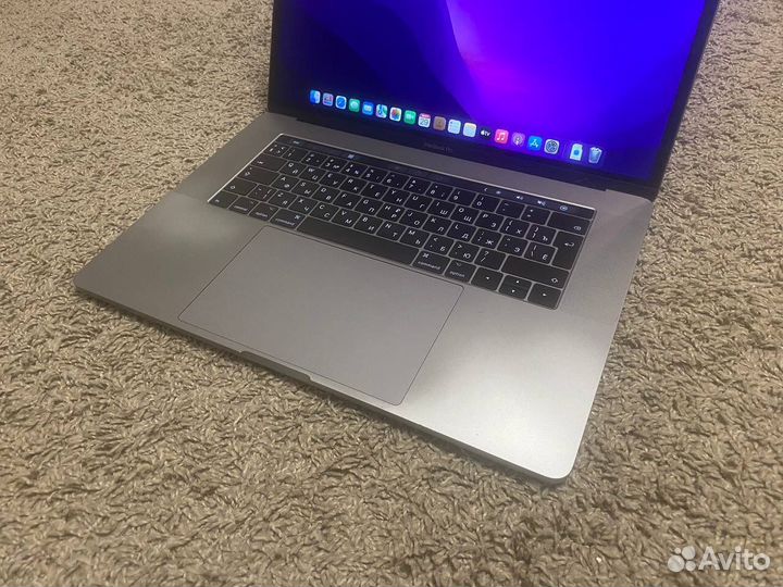 MacBook Pro 15 touch bar core i7