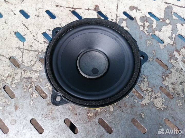 Динамик центральный в торпедо Range Rover Sport 2
