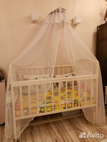 Продам детскую кроватку с матрасом