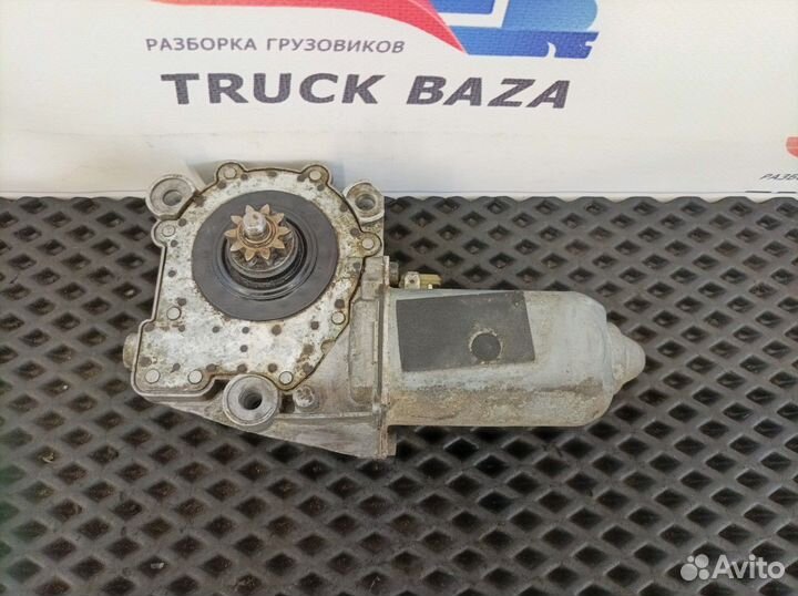 Моторчик стеклоподъемника левый