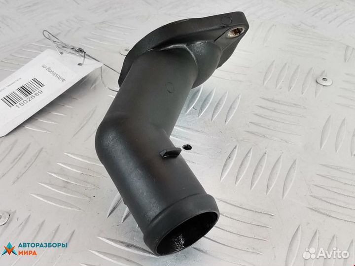 Корпус термостата Volkswagen Bora 2002 038121121D