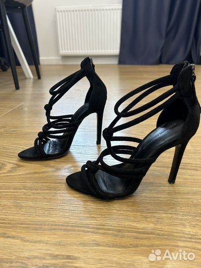 Босоножки Zara