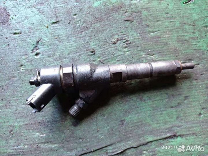 Форсунка Citroen Berlingo 1 2000г. 0445110044