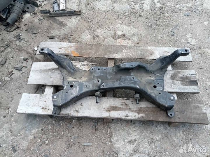 Подрамник передний Lancer 9