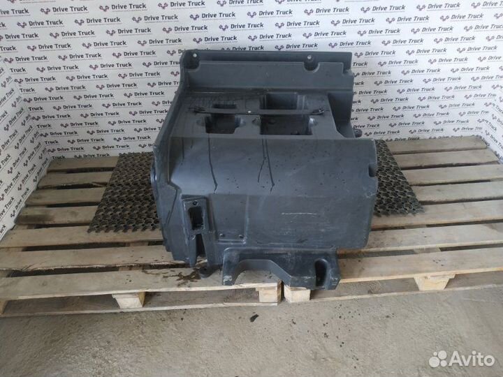 Инструментальный ящик правый Man Tga 18.430 D2066