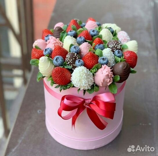 Клубника в шоколаде,торты, перожние