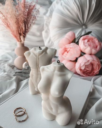 Свеча женское тело