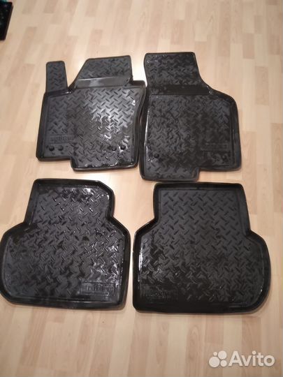 Автомобильные коврики резиновые