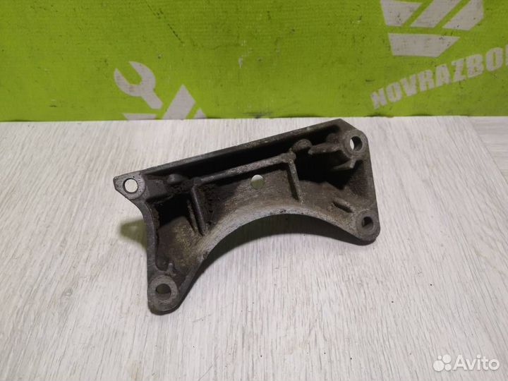 Кронштейн кпп Мерседес Бенз 211 Е класс