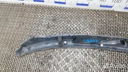 Накладка декоративная (жабо, дождевик) volvo V40 V