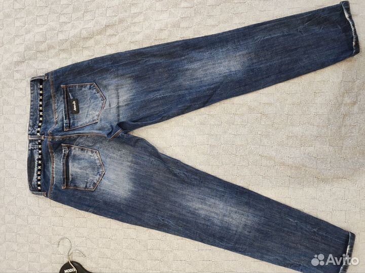 Джинсы