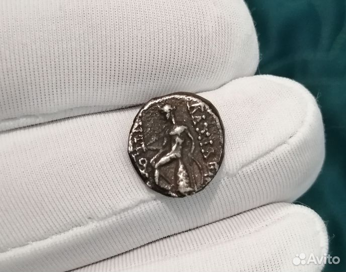 Три Античные монеты драхмы эпохи Александра