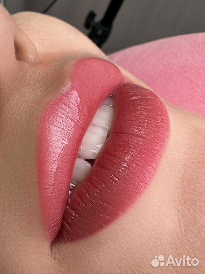 Перманентный макияж губ