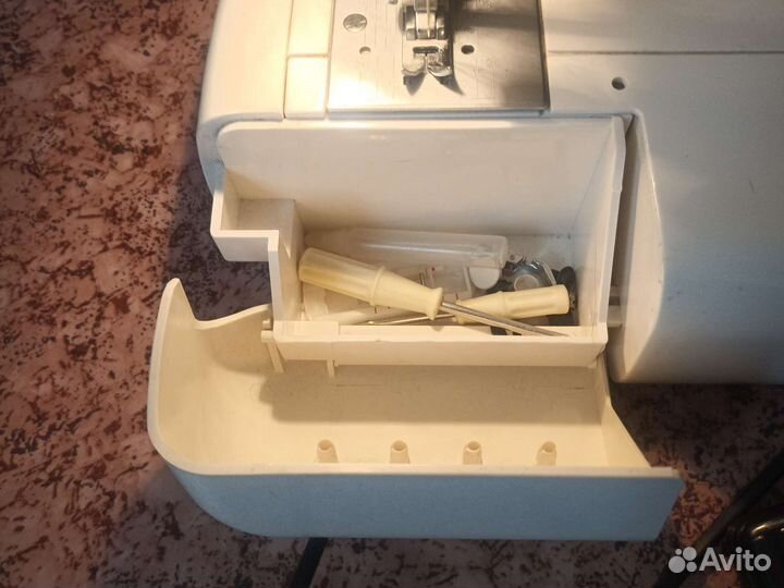 Швейная машина dragonfly 124