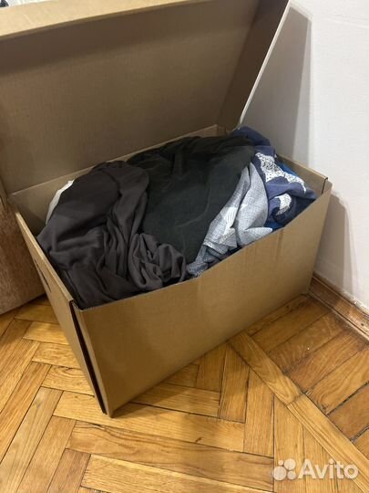 Коробка с б/у вещами