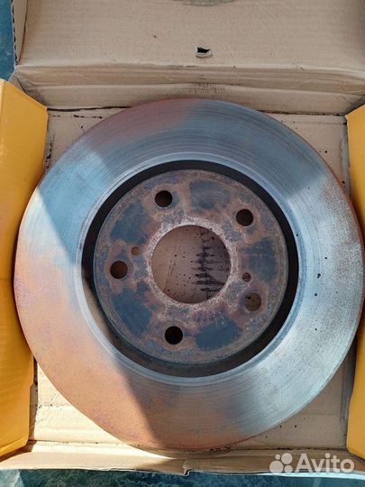 Передние тормозные диски Тойота Камри