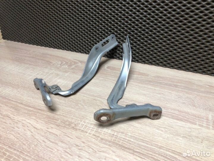 Петля капота Honda Civic FD 2008