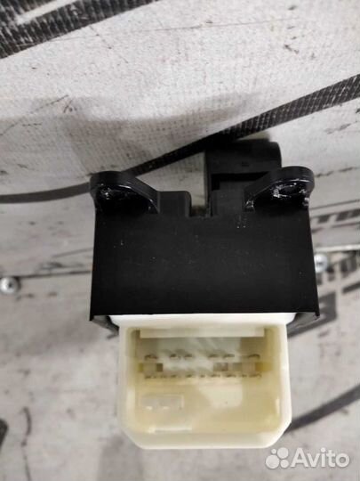 Блок управления С\П toyota porte spade NCP141 NCP1