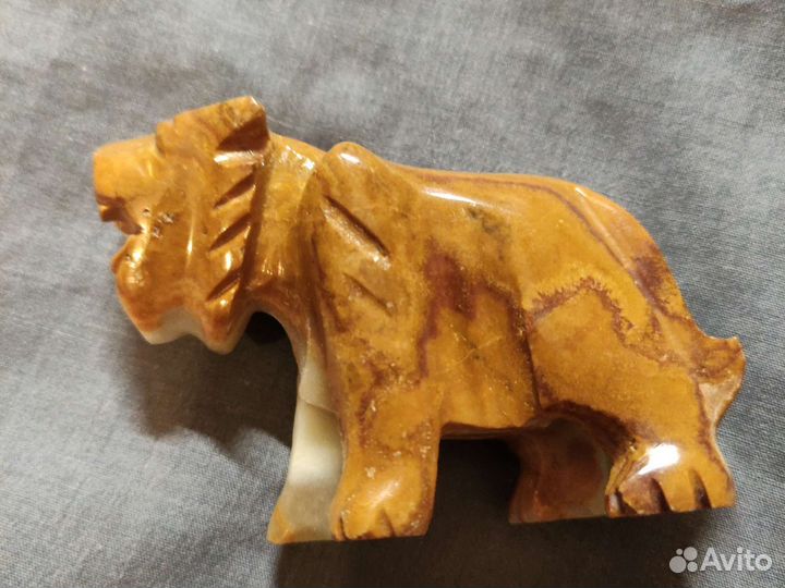 Статуэтки из оникса