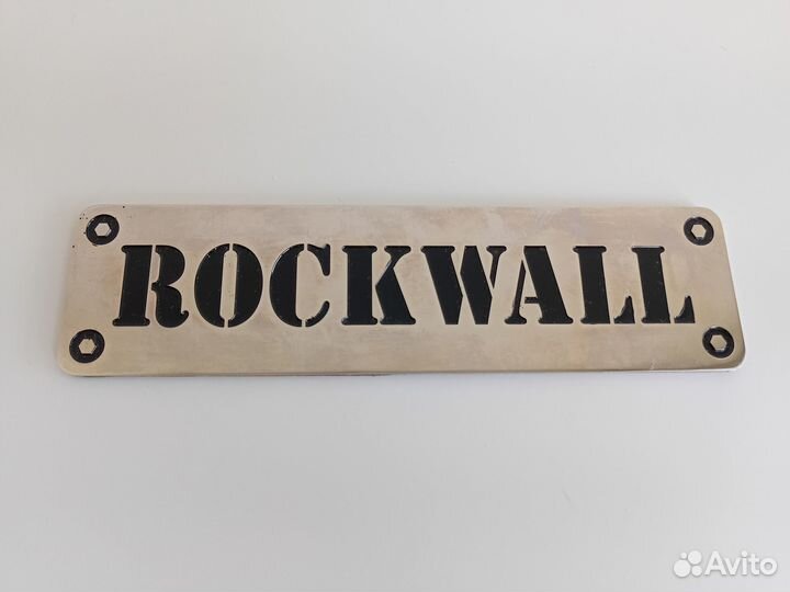 Шильдик Defender Rockwall. Ограниченная серия