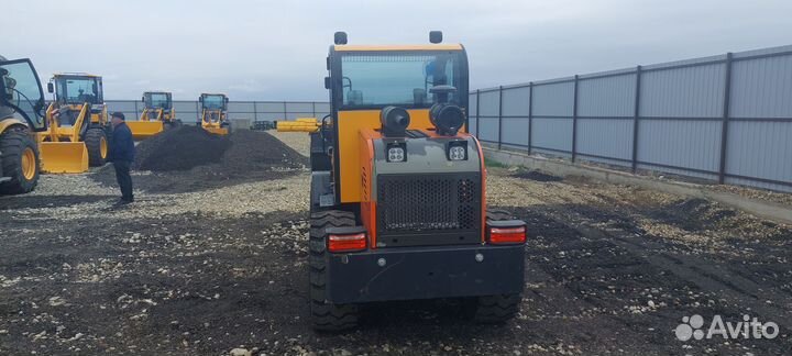 Фронтальный погрузчик Kyloton ZL20, 2023