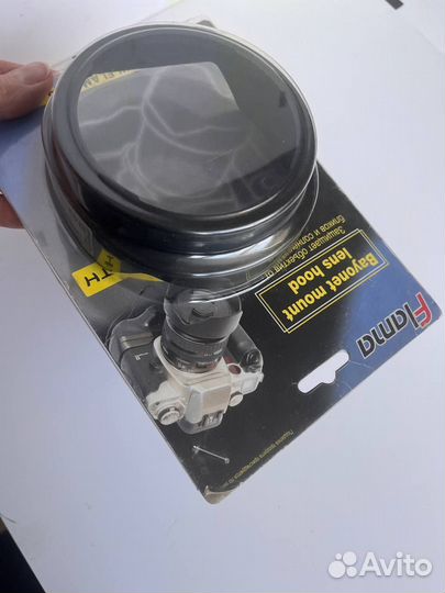 Фото Бленда EW-83E для объектива Canon и Nikon