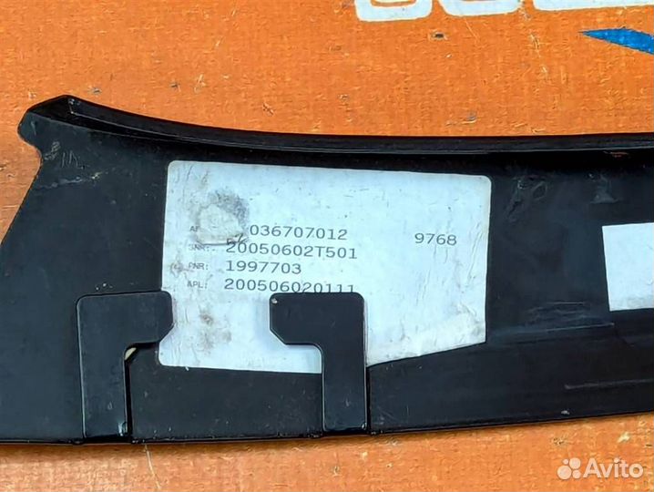 Молдинг заднего стекла w203 C-class 642.910 2006