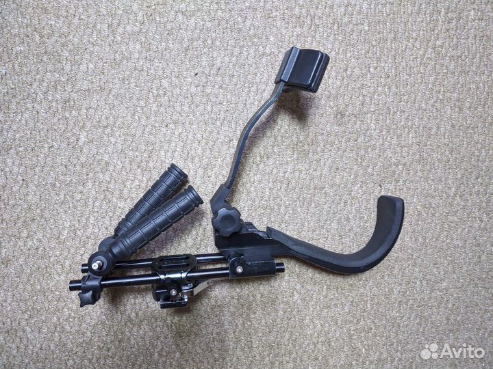 Плечевой упор для камеры