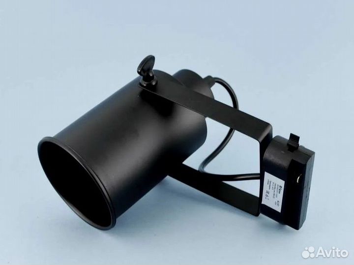 Светильник трековый однофазный на шинопровод AL157