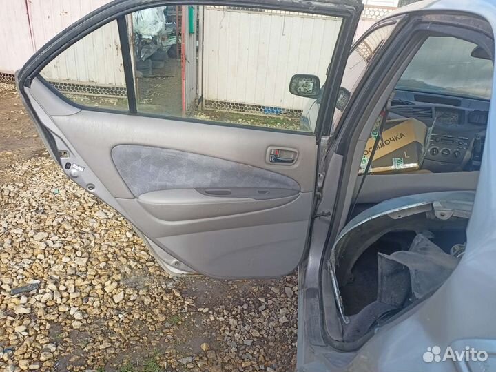 Задняя левая дверь Toyota Prius 1999