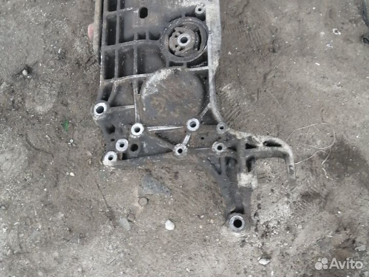 Подрамник VW passat B6