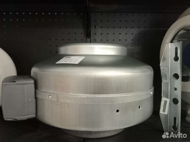 Вентилятор канальный круглый 200 935 куб.м в час