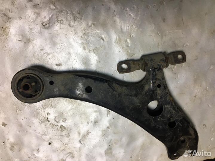 Рычаг подвеска toyota camry 40