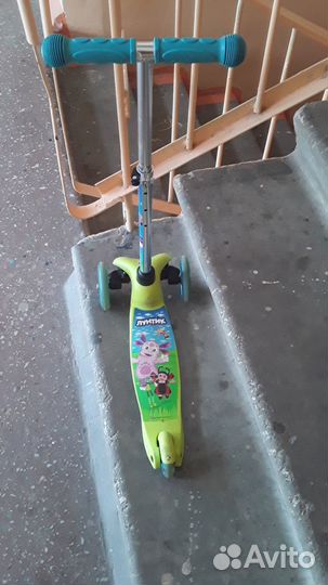 Самокат детский со светящимися колесами