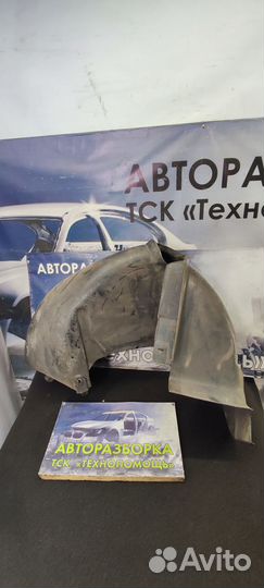 Задний правый подкрылок Volkswagen Golf 4