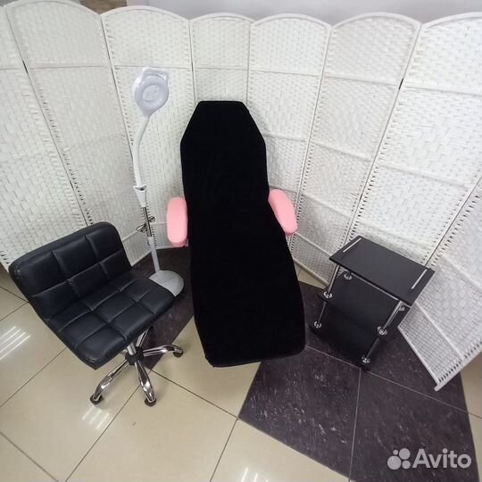 Косметологическое кресло. Педикюрное кресло