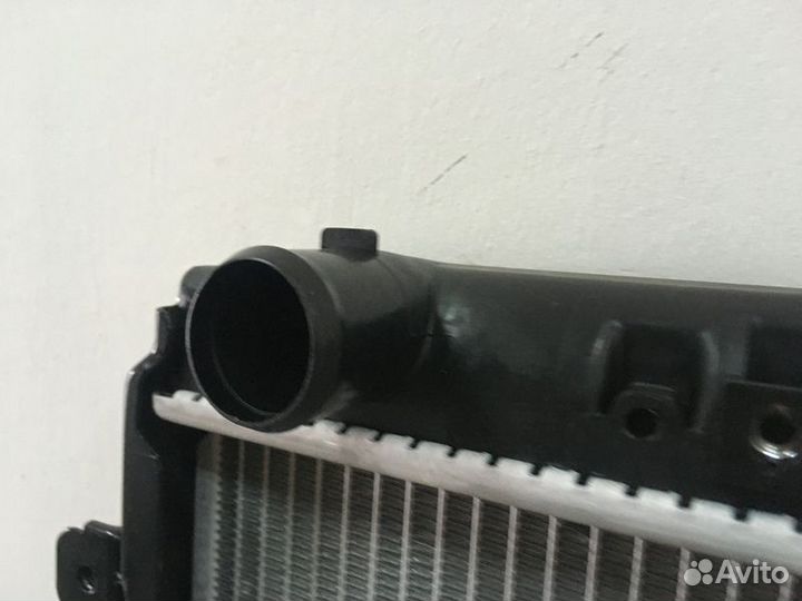 Радиатор охлаждения Тойота Лэнд Крузер 105 1HZ/1FZ