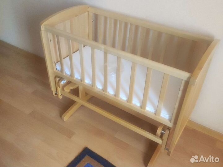 Детская кроватка с продольным маятником Mothercare