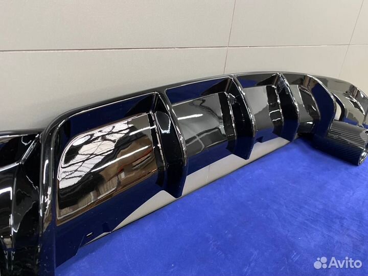 Диффузор перфоманс 1x1 BMW F30 с насадками карбон