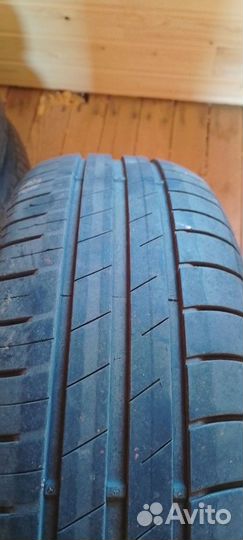 Goodyear EfficientGrip Performance 185/65 R15